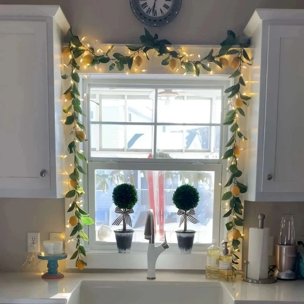 Glimmering Charm Garlands - Image 5