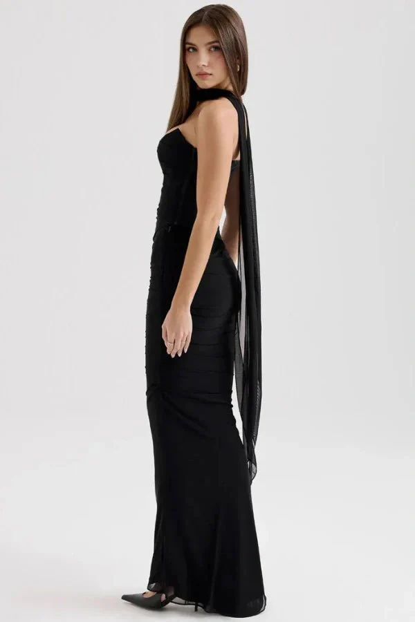 Hailey in Black - Image 3